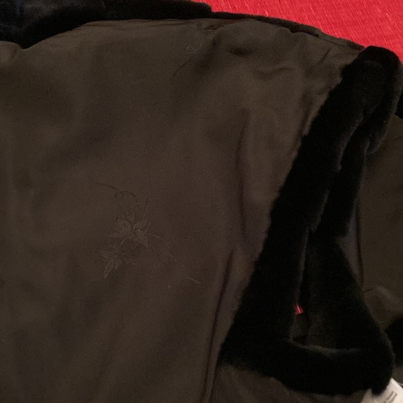 Mink Cap, Saga Furs - Picture 6 of 11